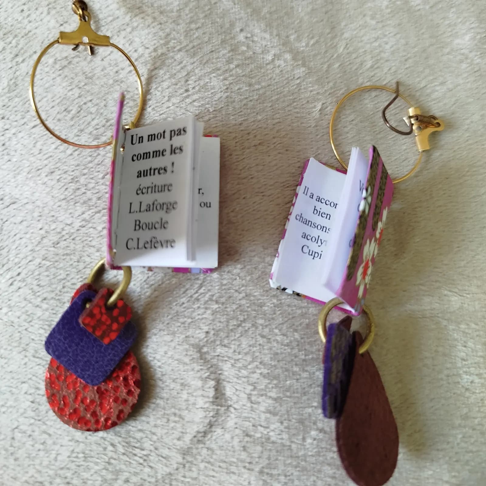Boucles d’oreilles pendantes mini-livres japonais fleuris