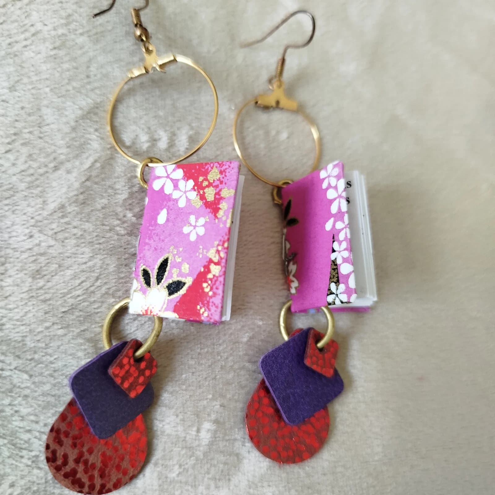 Boucles d’oreilles pendantes mini-livres japonais fleuris