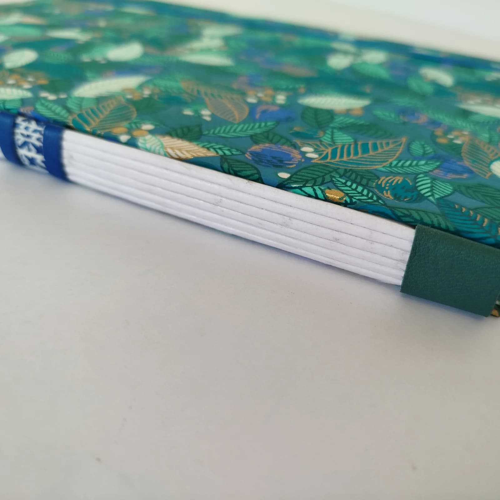 Grand Carnet relié à motif japonais végétal bleu et vert