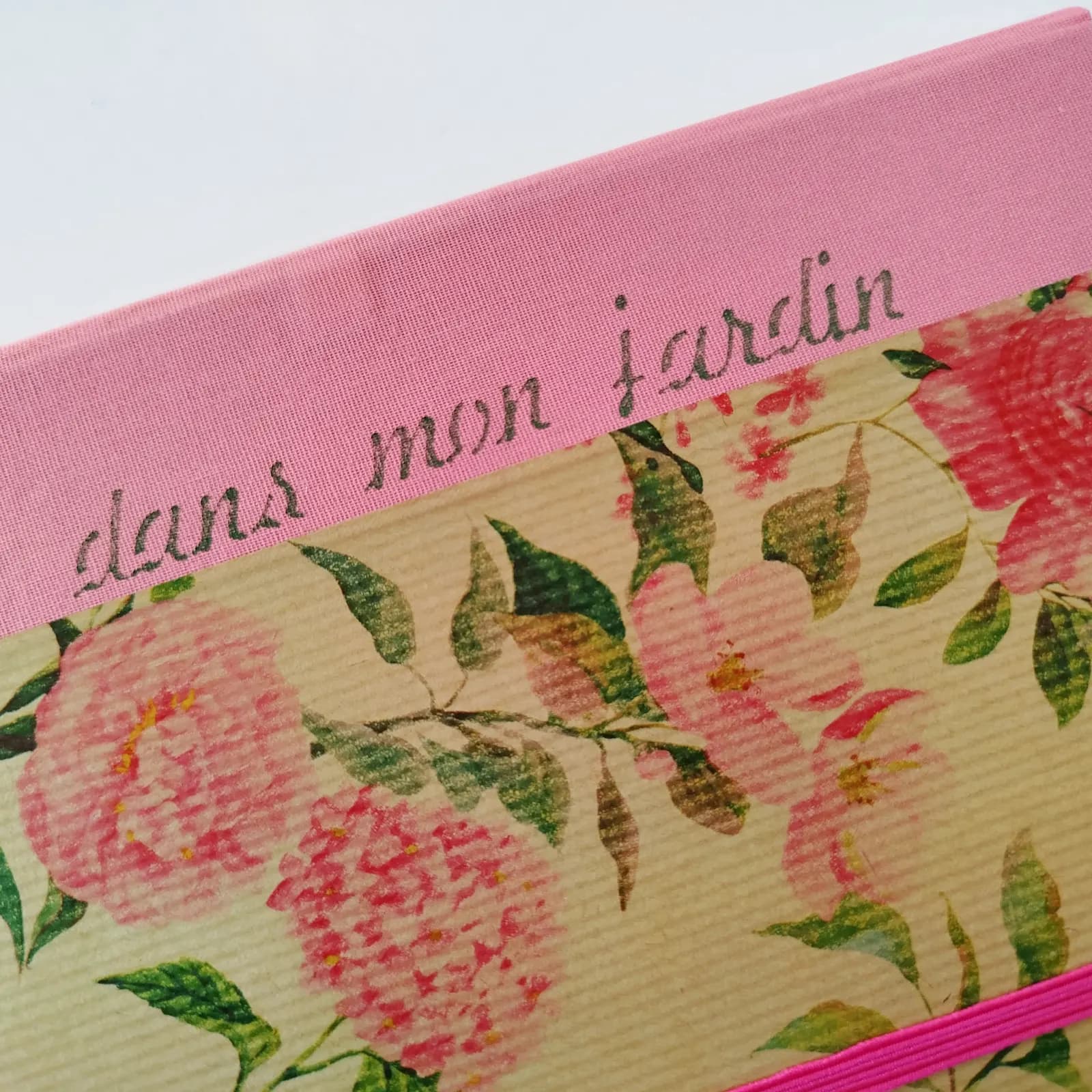 Carnet relié à motifs floraux « Dans mon jardin »