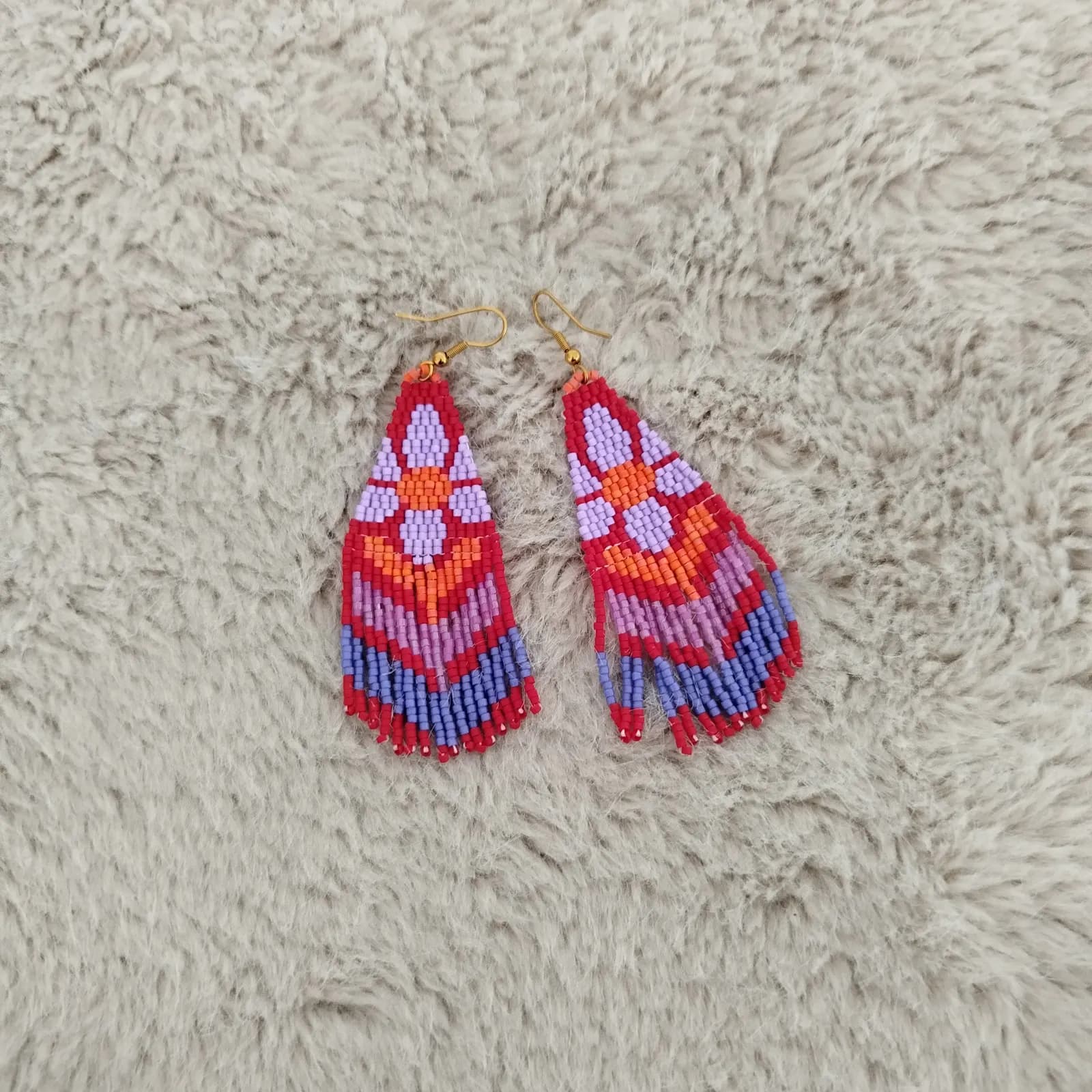 Boucles d’oreilles pendantes tissées en perles à franges