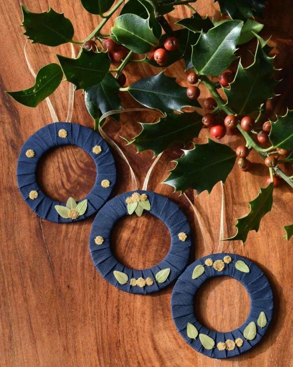 Couronne Bleu Mimosa — Motif 3