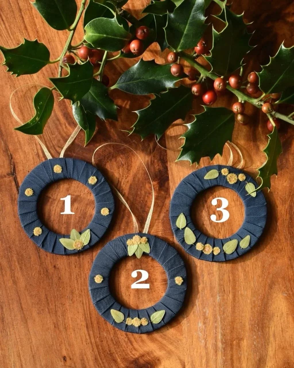 Couronne Bleu Mimosa — Motif 1