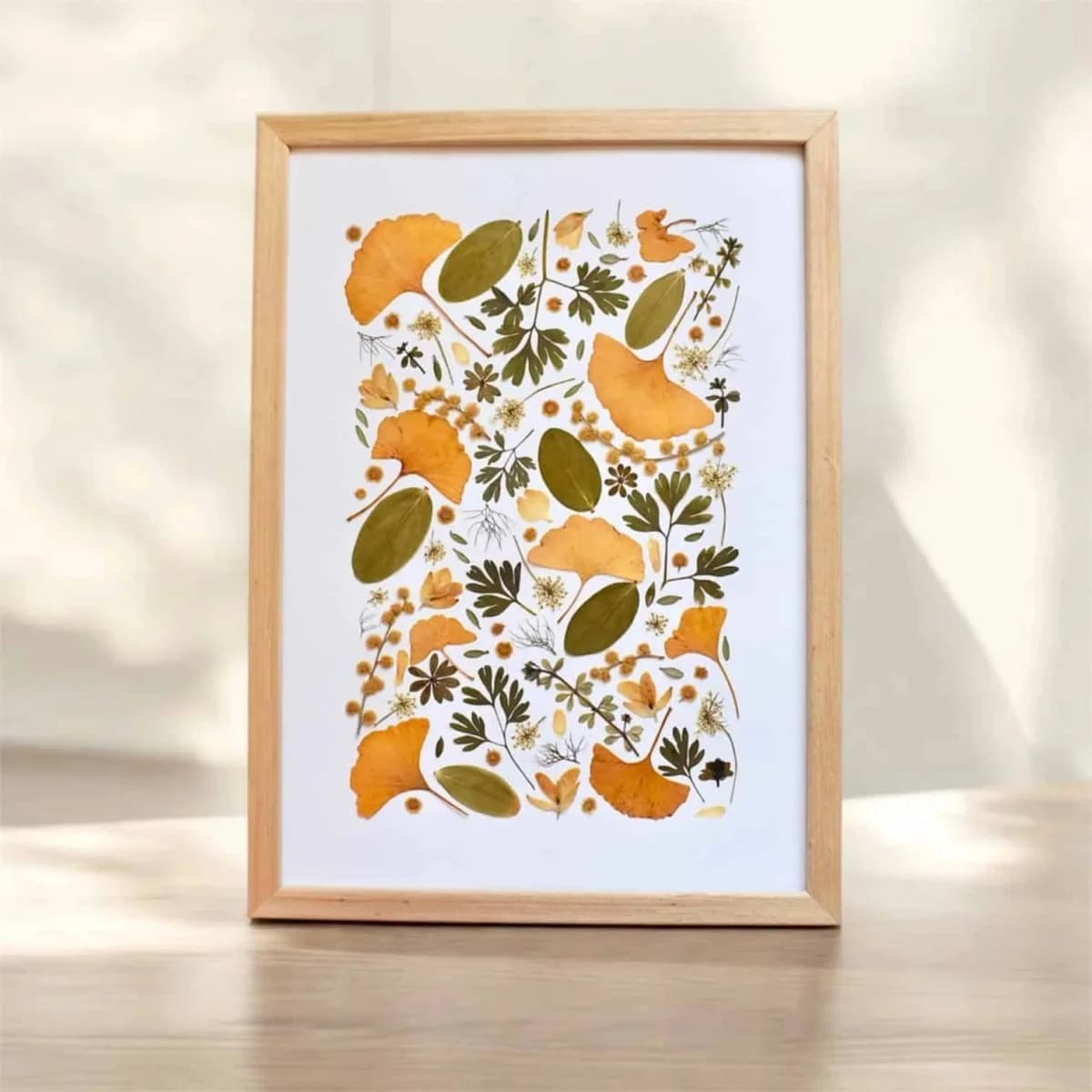 Herbier délicat de fleurs jaunes