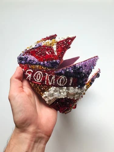 Couronne "TOMORROW"