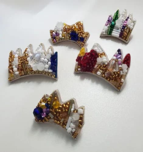 Collection Tiny pin's "COURONNES"