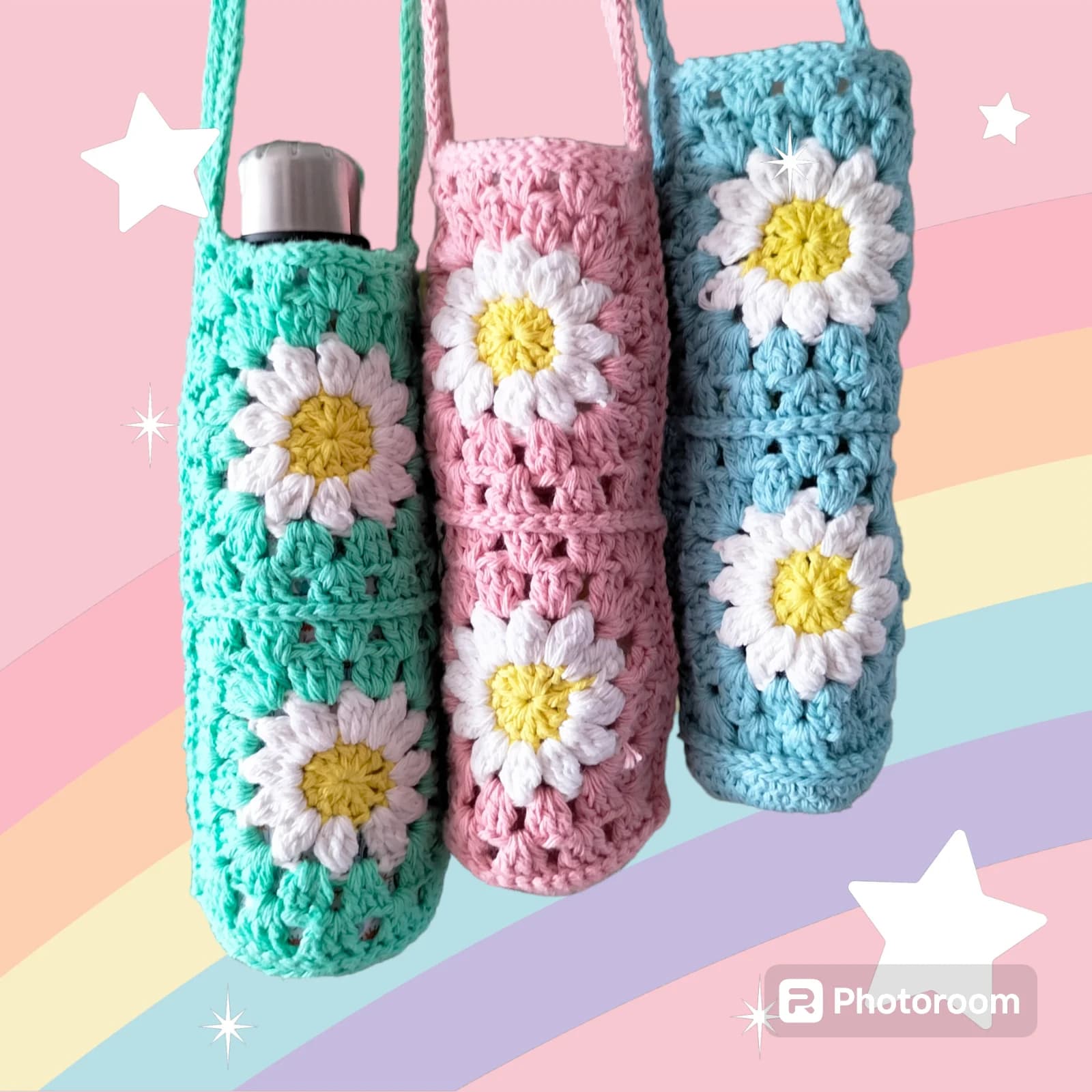 Porte-gourde au crochet bleu à motifs fleurs