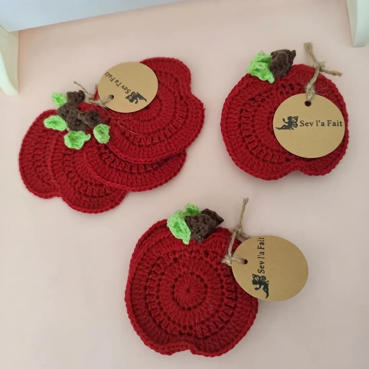 Sous-verres pomme au crochet