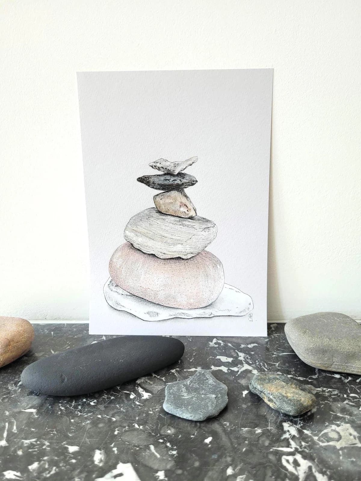 Dessin original — Cairn, pierres empilées — Aquarelle et crayons de couleurs — Format A5 — vue 1