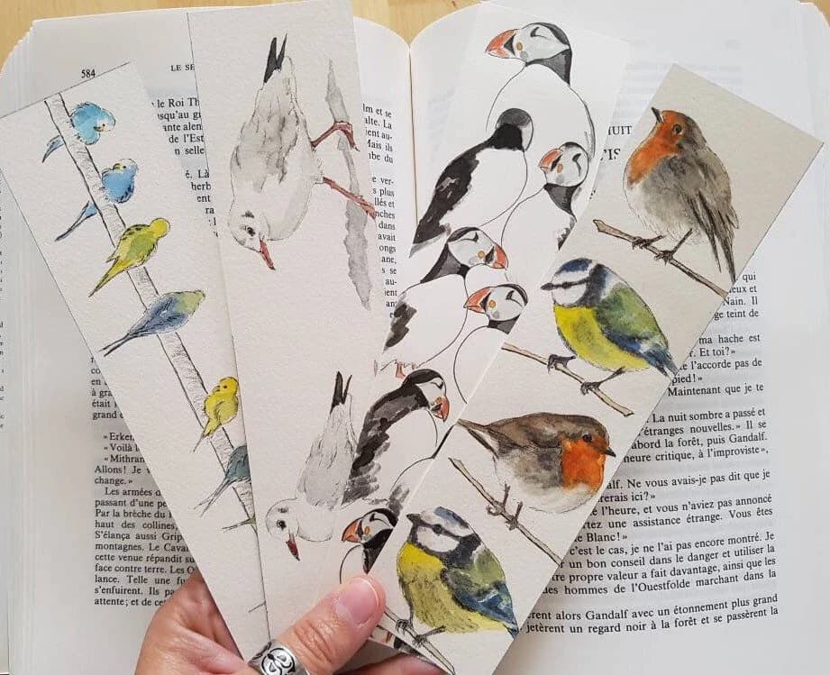 Lot de 4 aquarelles originales oiseaux — Rouge-gorges, mésanges, mouettes, perruches, macareux — Format marque-pages — vue 1