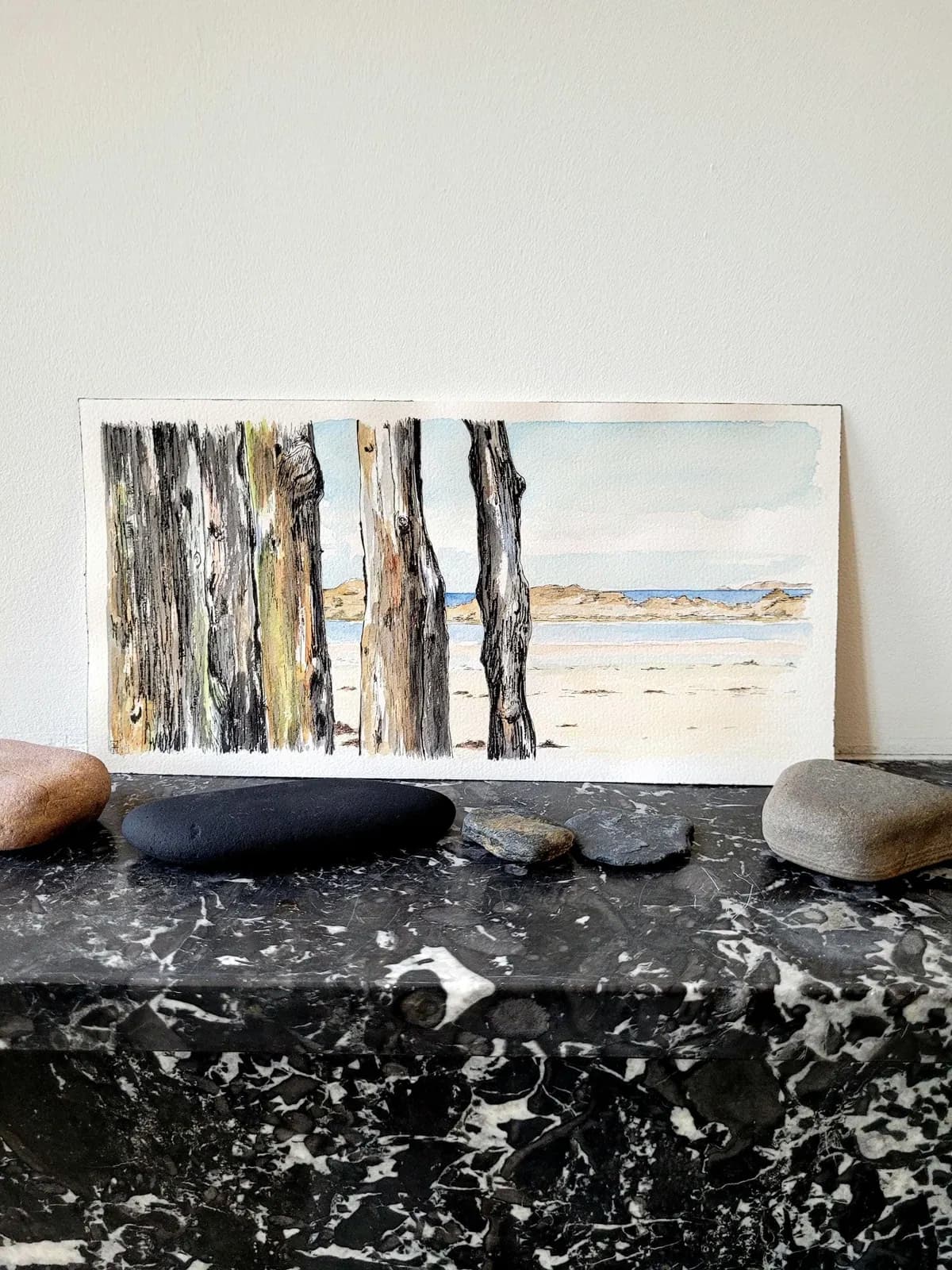Aquarelle originale — Paysage, plage de Bretagne, brise-lames, mer — Format 15x30 cm — vue 1