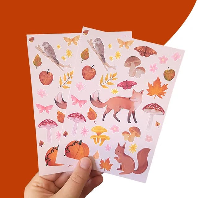 Autocollants d'automne illustrés avec animaux de la forêt, champignons et feuillages colorés.