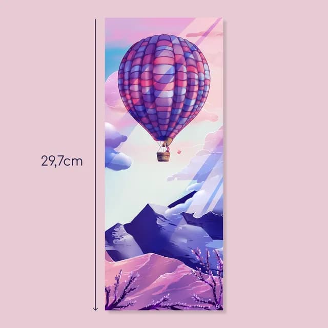 Illustration verticale d'une montgolfière violette et rose survolant un paysage montagneux pastel.