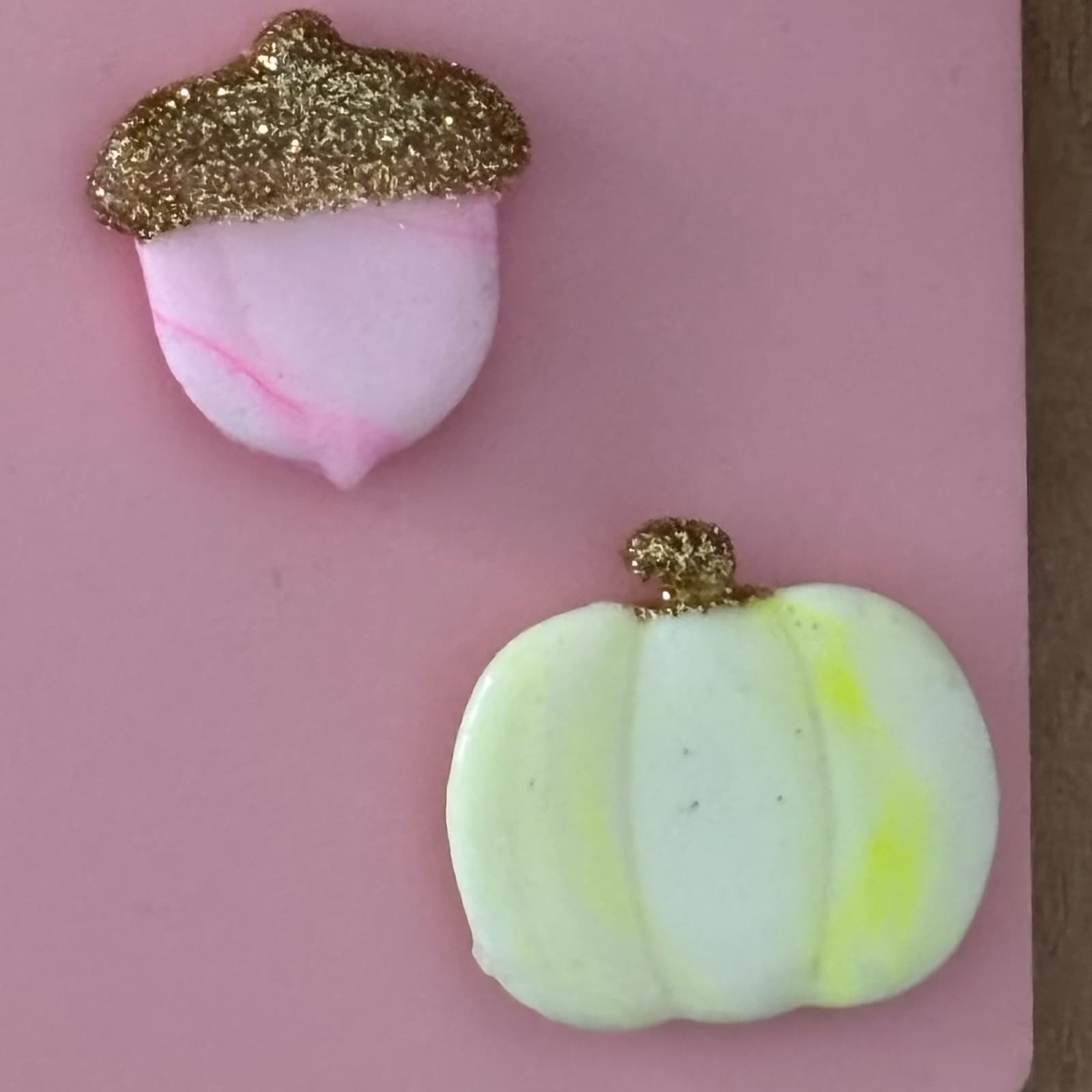 Duo de pin’s d’automne jaune & rose
