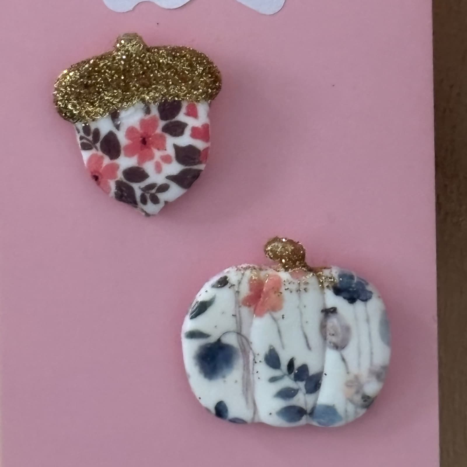 Duo de pin’s automnaux gland et citrouille