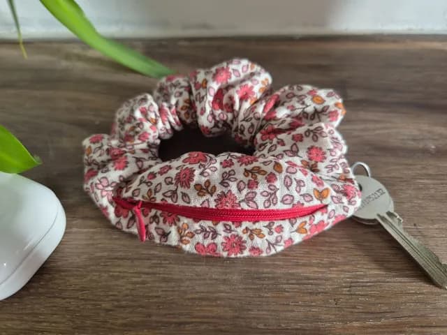 Chouchou à cheveux à imprimé floral Liberty Miyu avec ouverture zippée