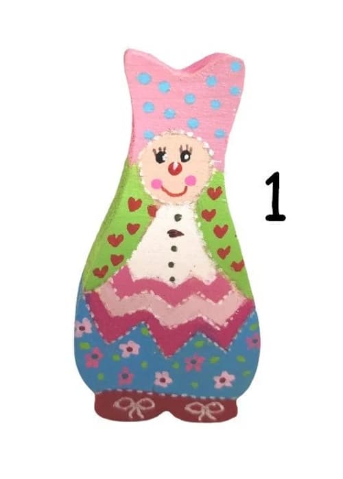 Figurine Farf en bois avec chapeau rose oreilles et robe bleue à fleurs
