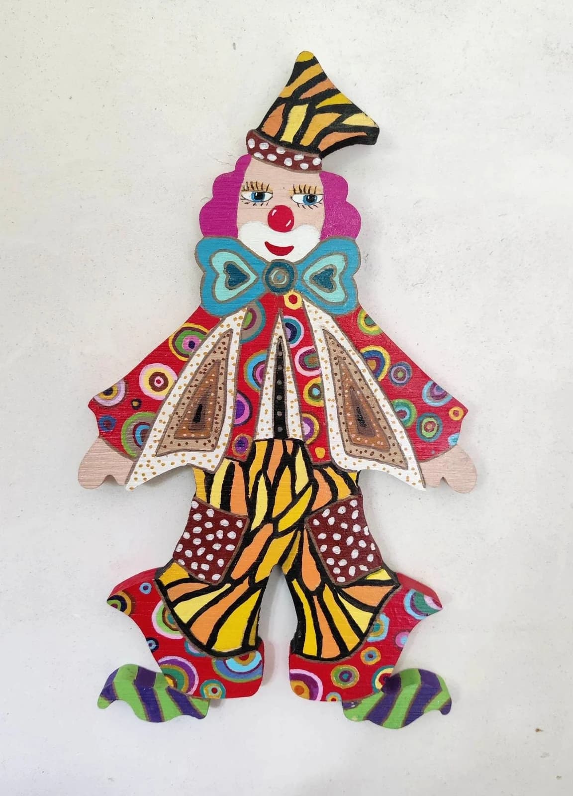 Grand clown mural en bois Ancelin, décoration artisanale peinte à la main, idée cadeau originale pour décorer la…