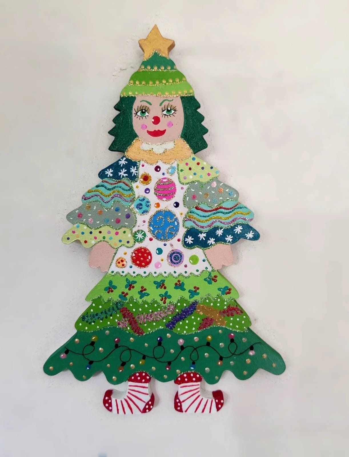 Clown mural en bois Sapinette, décoration artisanale peinte à la main, cadeau original pour décorer la chambre d'un…