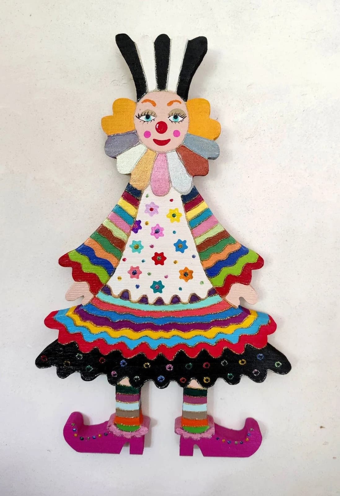 Grand clown mural en bois Séraphine, décoration artisanale peinte à la main, idée cadeau originale pour décorer la…