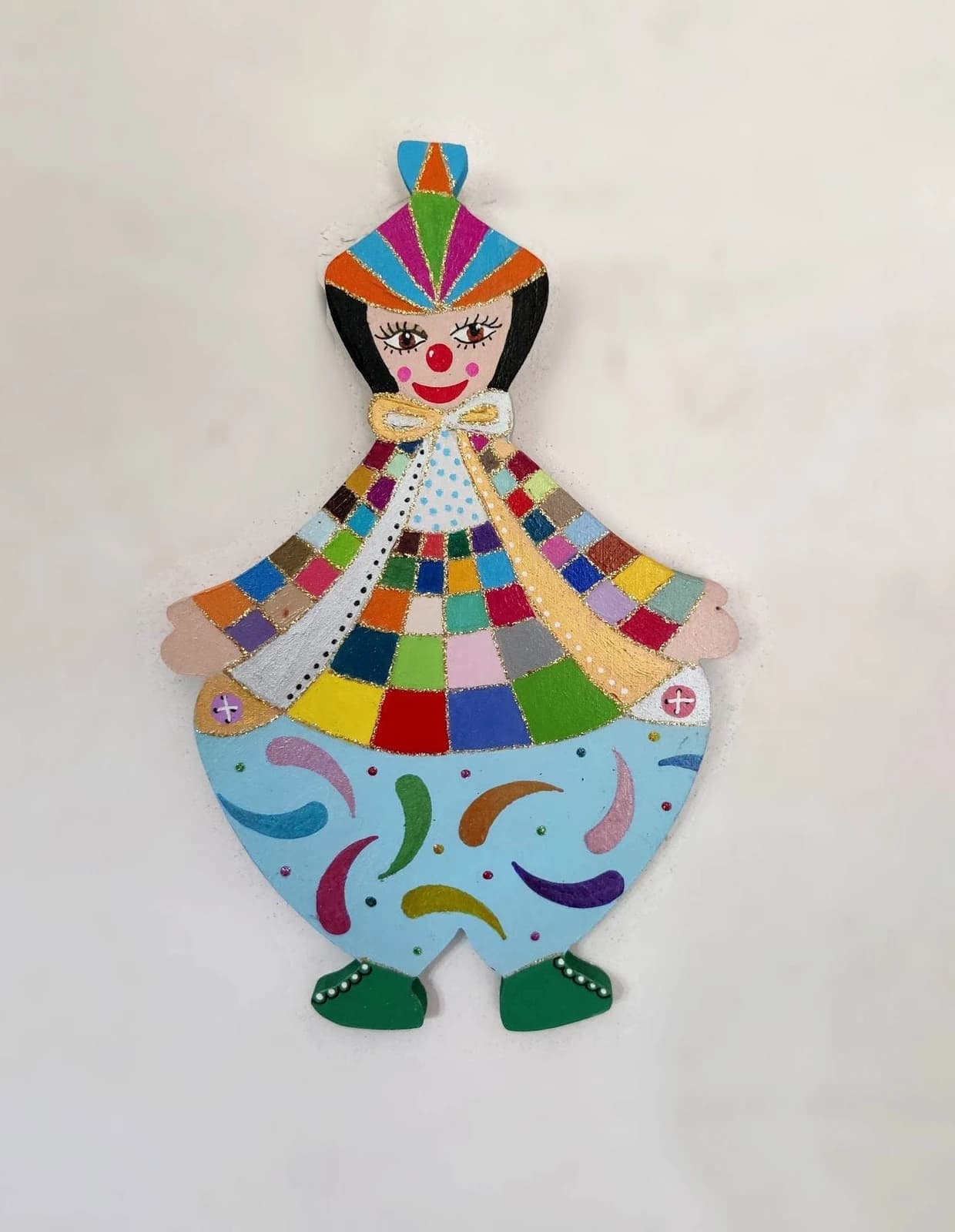 Clown mural en bois Toupie, décoration artisanale peinte à la main, idée cadeau originale pour décorer la chambre…