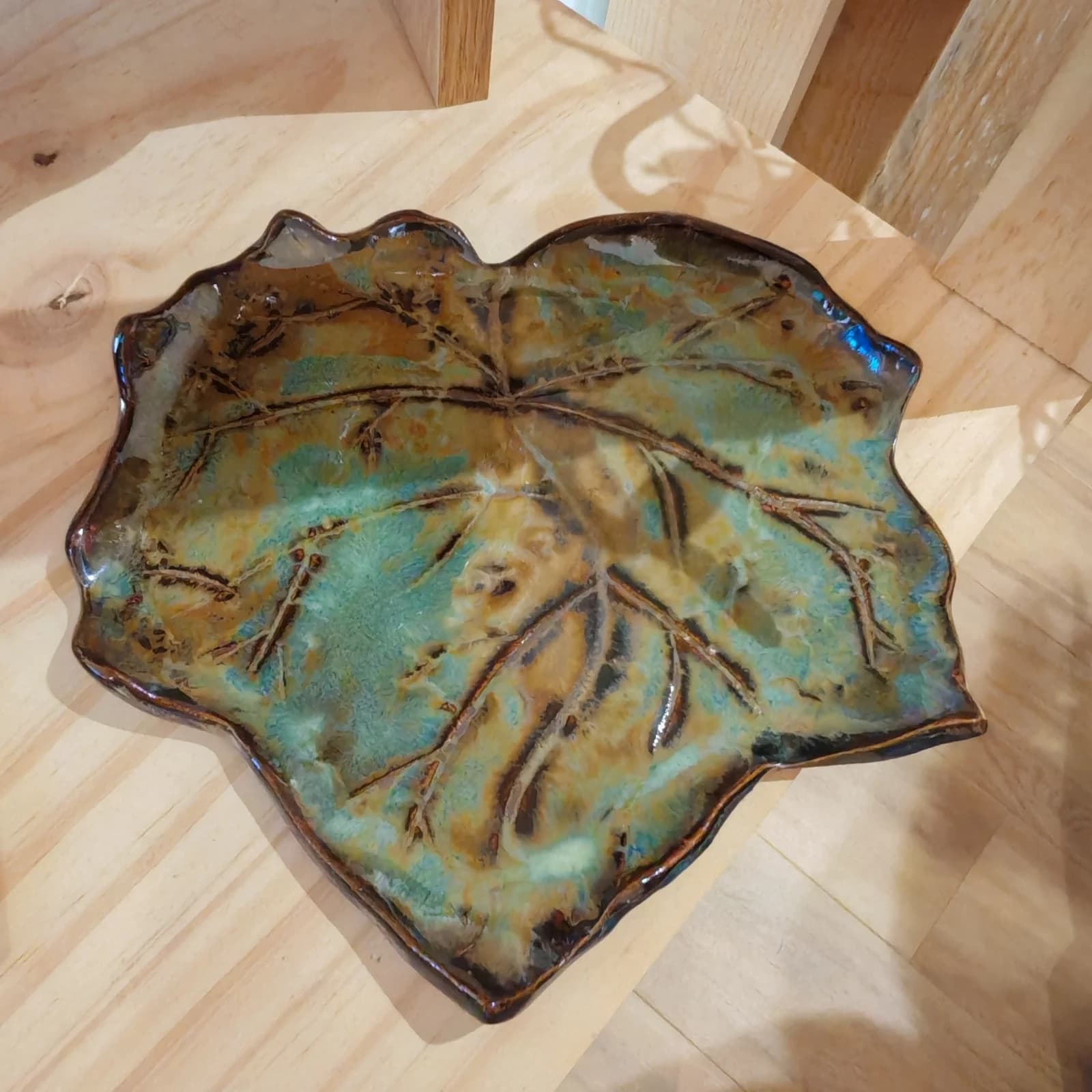 Coupelle feuille en céramique émaillée