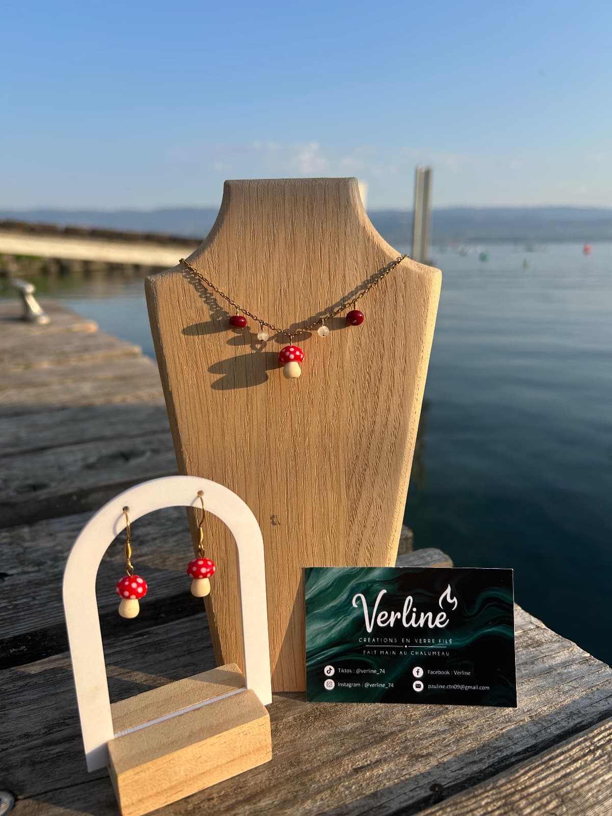 Boucles d’oreilles et collier champignons en verre filé