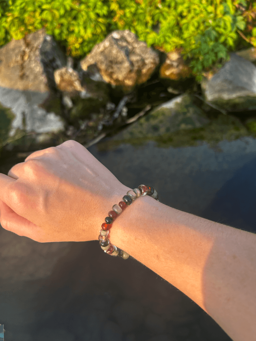 Bracelet en perles de verre filé aux tons bruns et gris