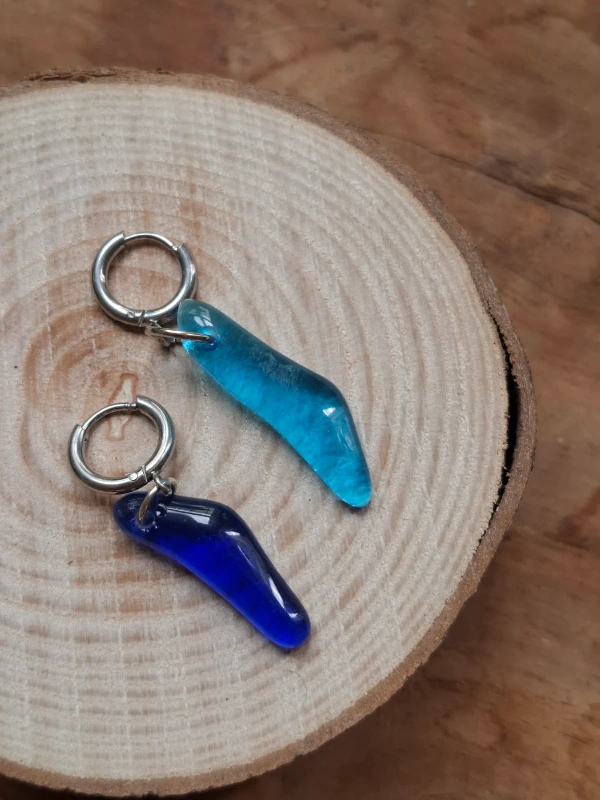 Boucles d’oreilles en verre recyclé - bleues
