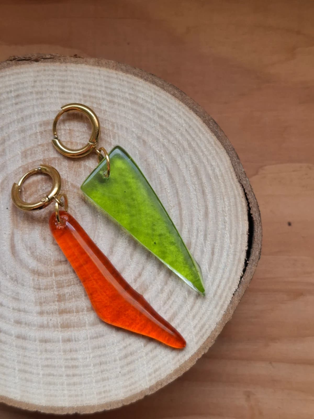 Boucles d’oreilles en verre recyclé - vert et orange
