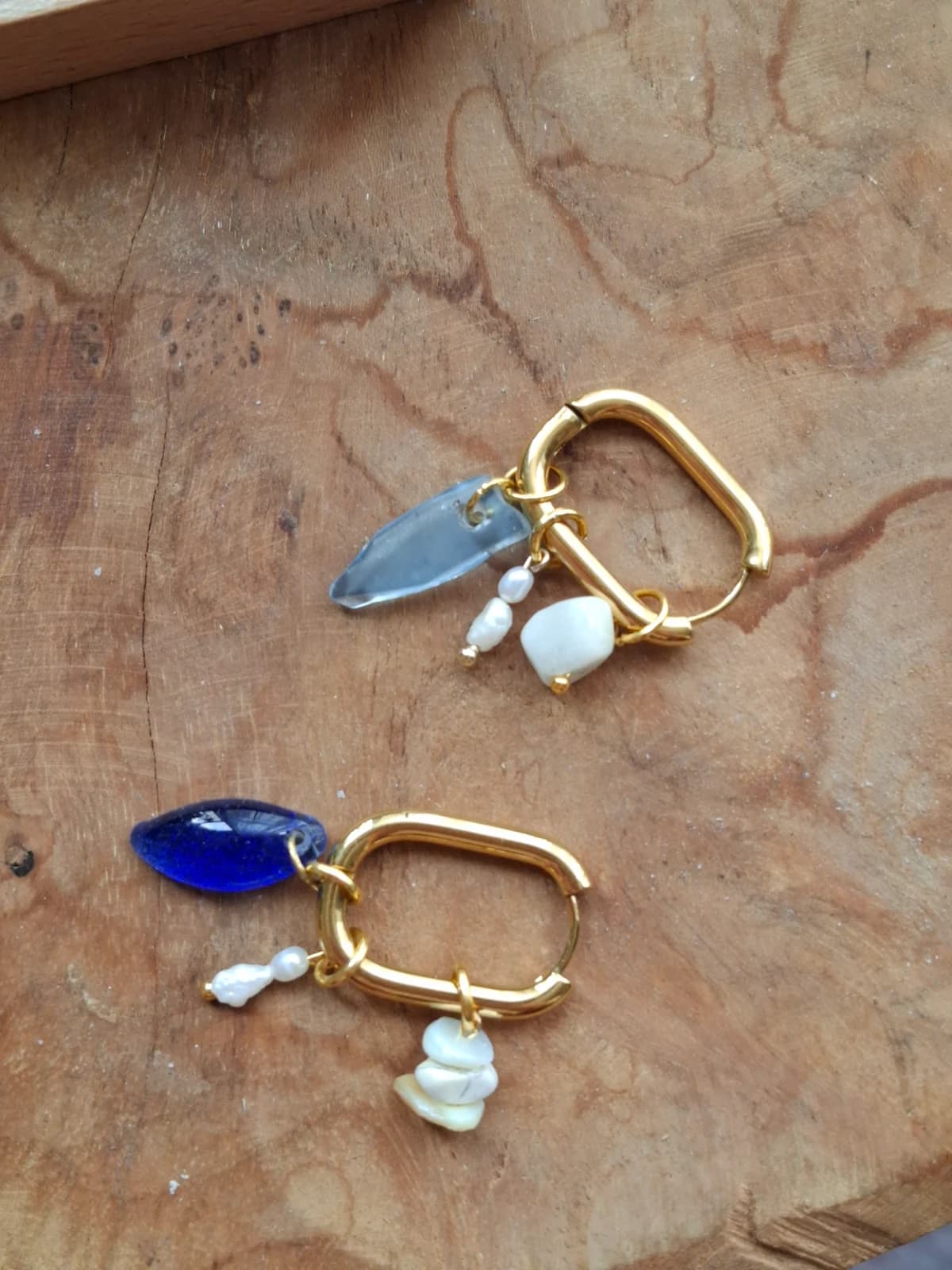 Boucles d’oreilles en verre recyclé - bleu et pampilles
