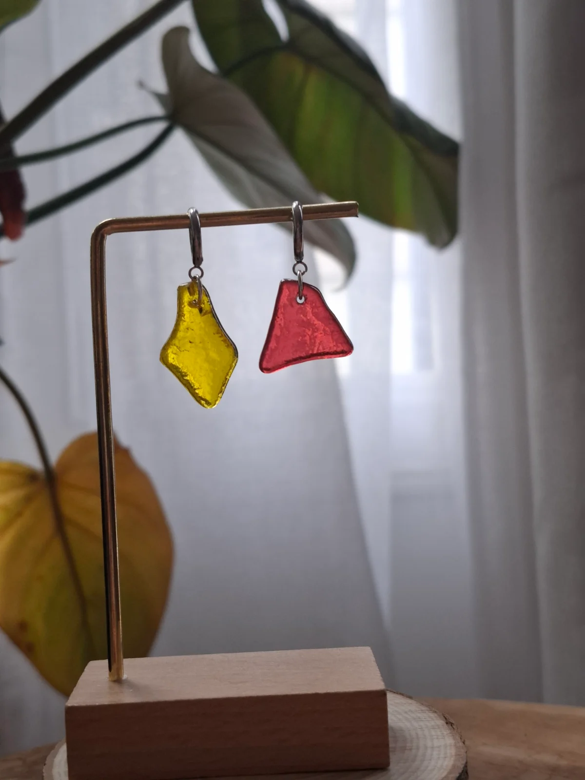 Boucles d’oreilles en verre recyclé - rouge et jaune