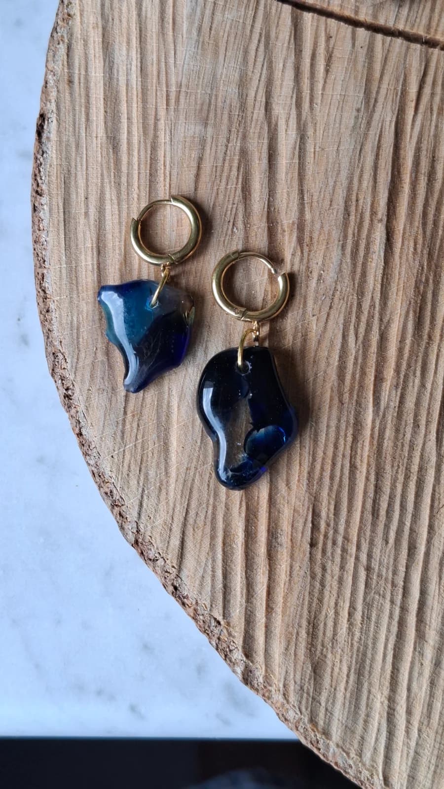 Boucles d’oreilles en verre recyclé - bleu et transparent