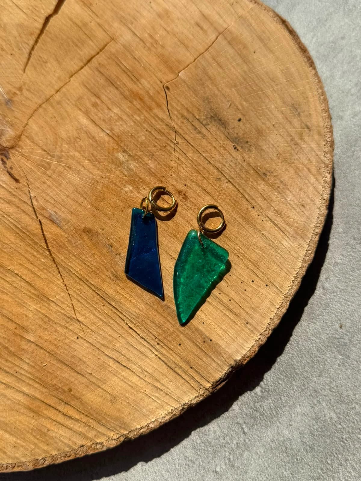 Boucles d’oreilles en verre recyclé - bleu turquoise et bleu rois