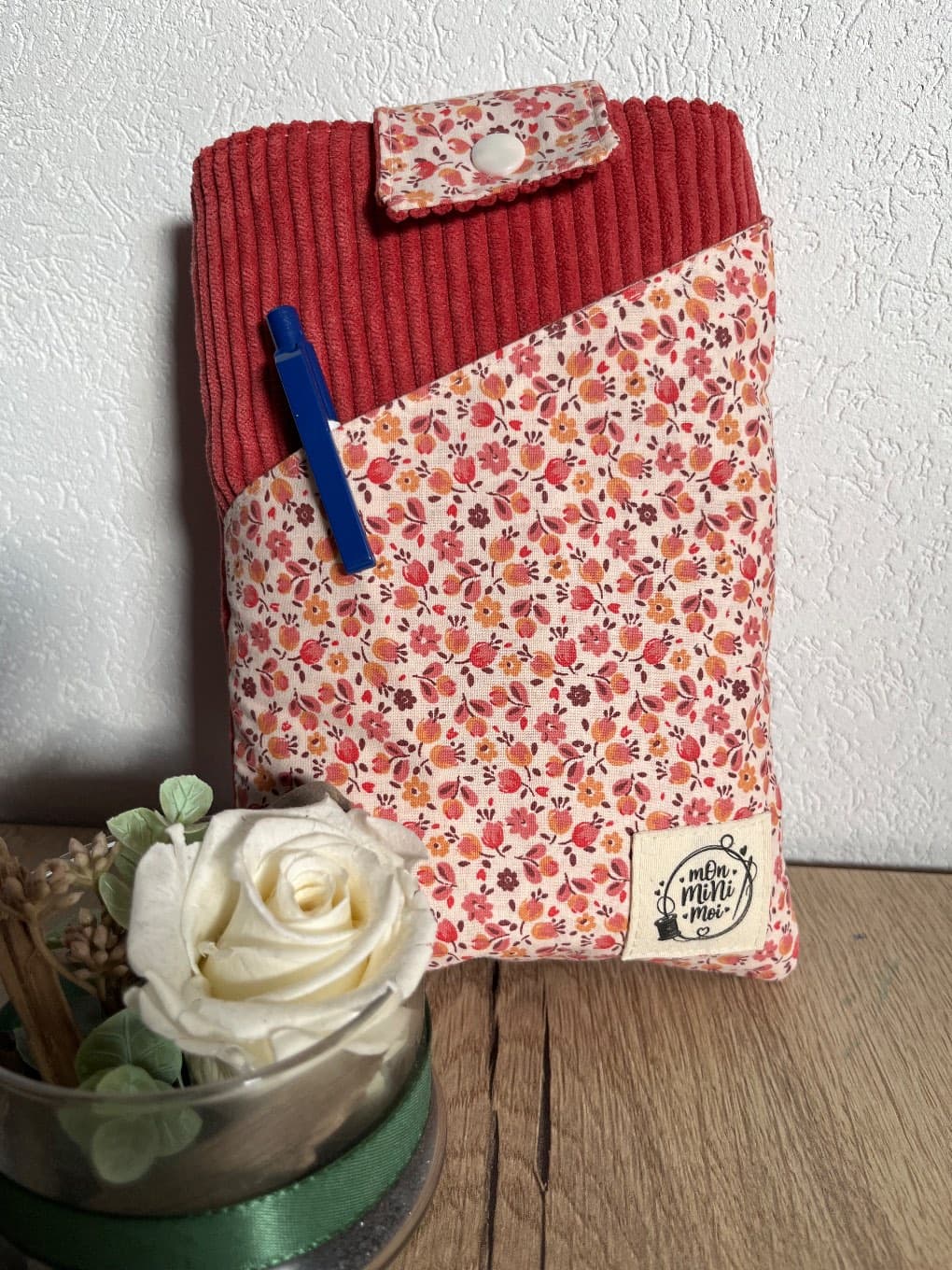 Pochette à livre en velours côtelé et tissu fleuri avec marque-page assorti