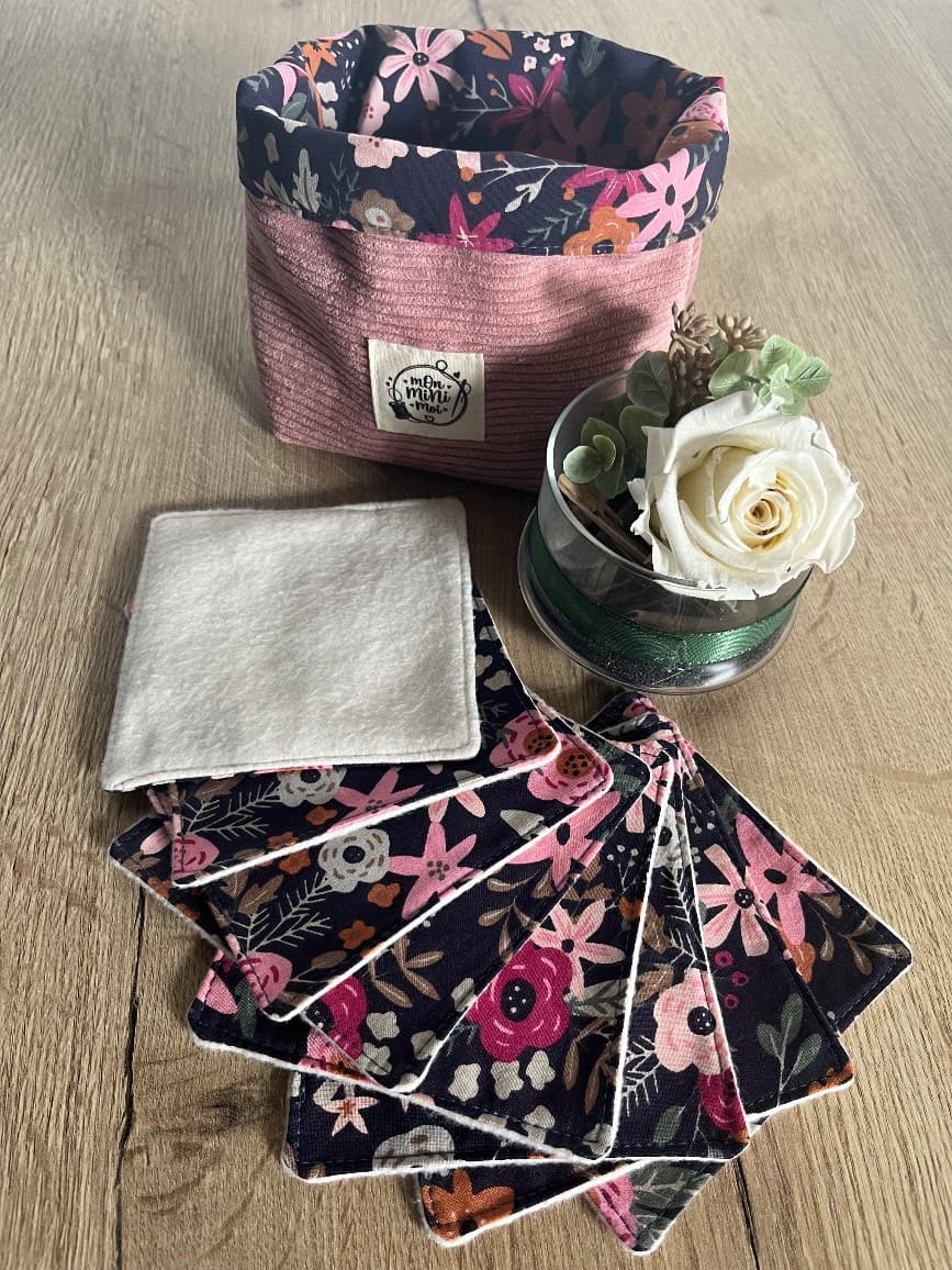 Ensemble panier en velours côtelé et 8 lingettes nettoyantes