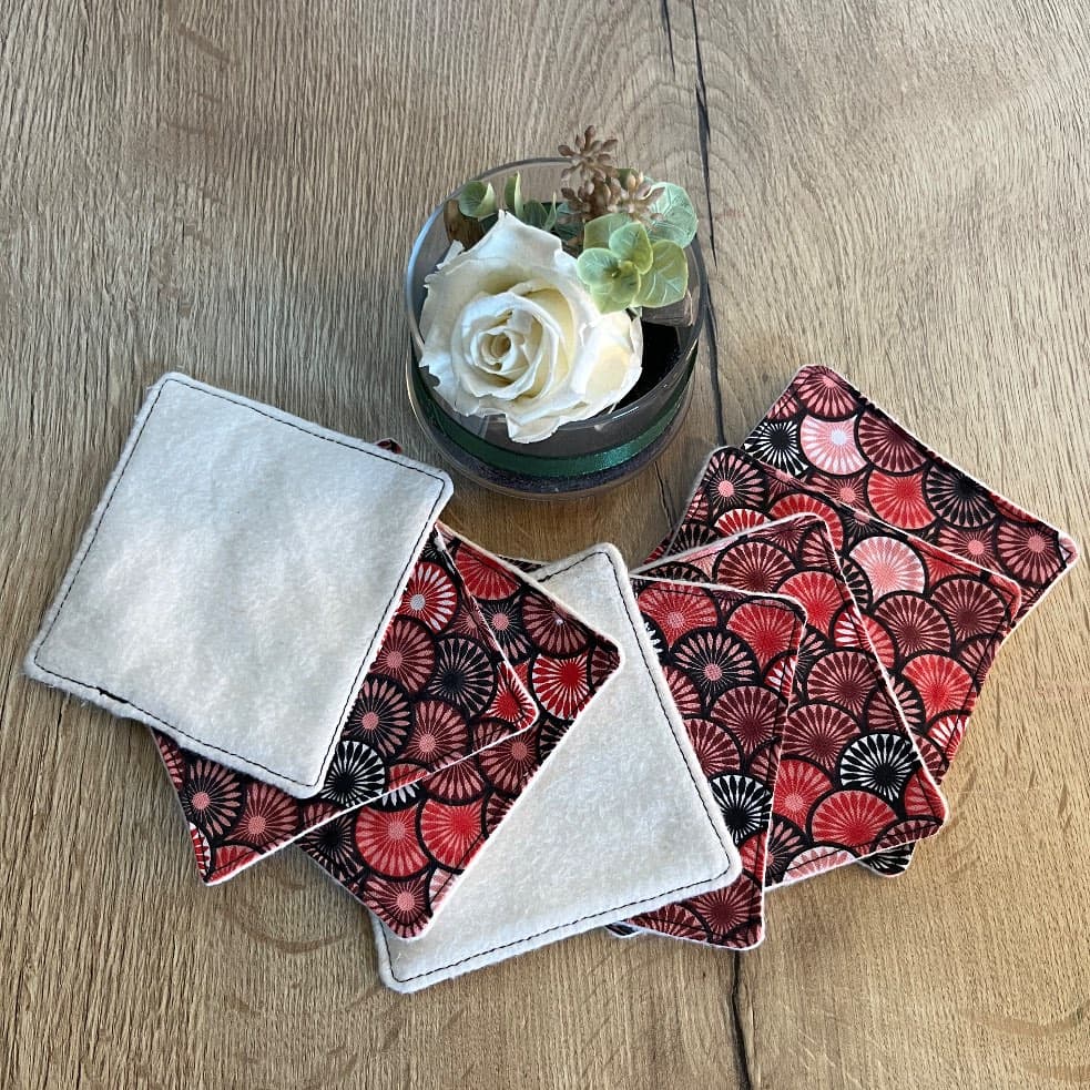 Panier en velours côtelé gris et ses 8 lingettes nettoyantes lavables