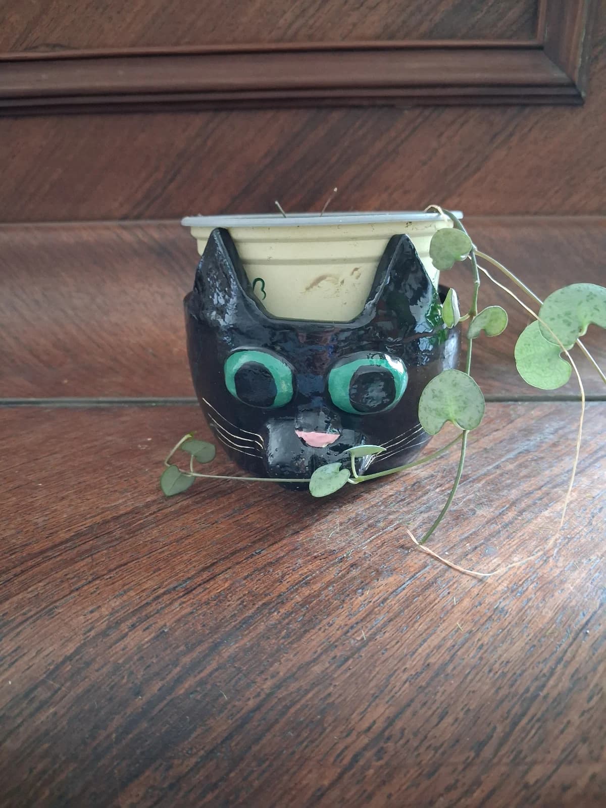 Pot en céramique chat noir aux yeux verts