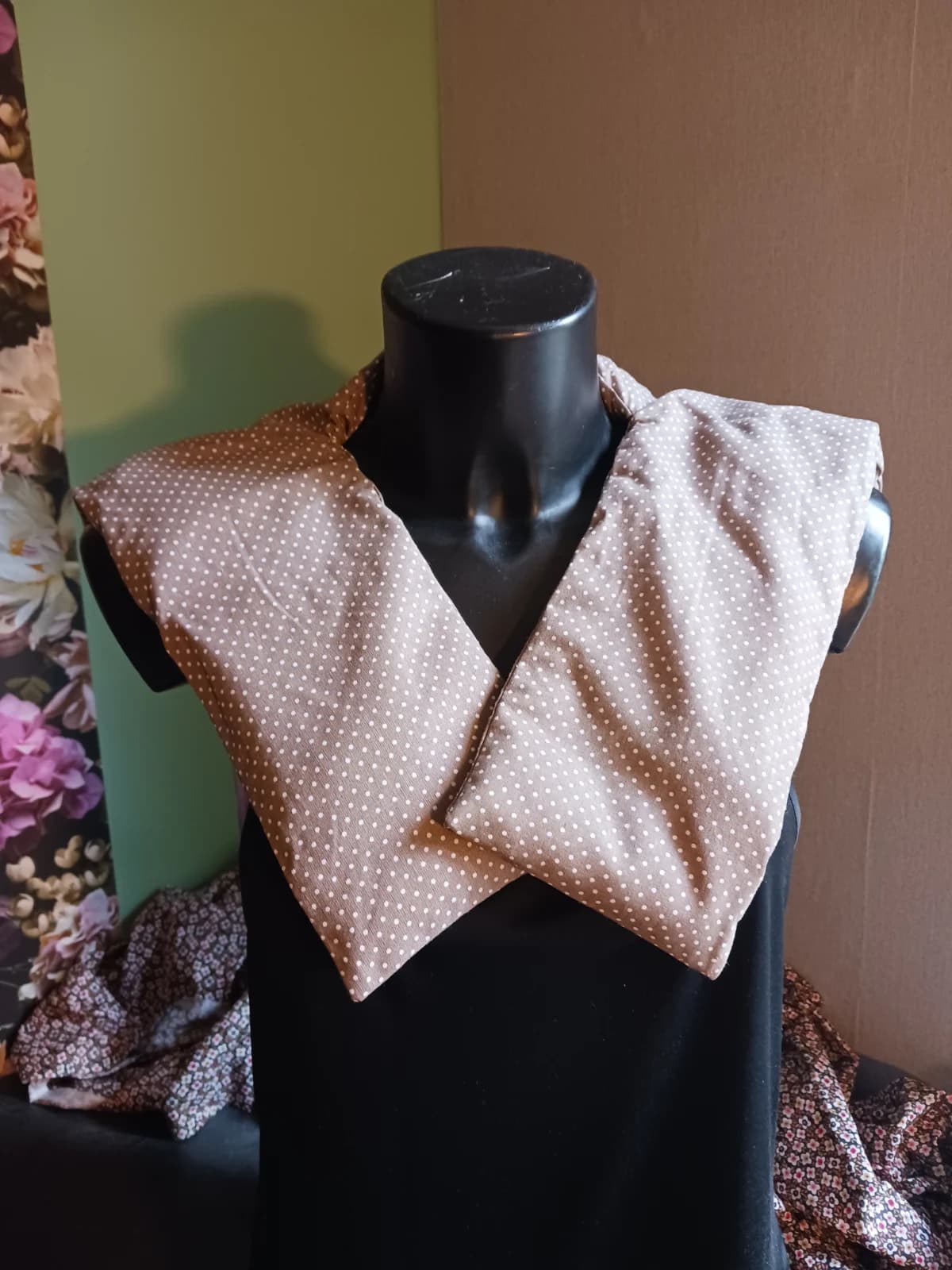 Bouillotte pour nuque et trapèzes à pois
