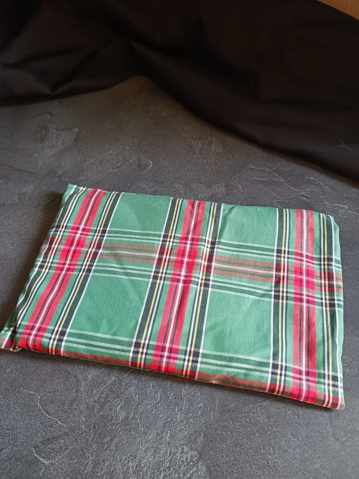 Coussin bouillotte rectangulaire à motif tartan vert et rouge