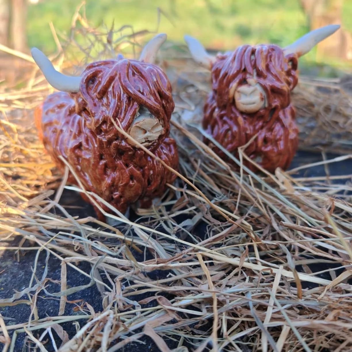 Figurines en céramique vaches des Highlands