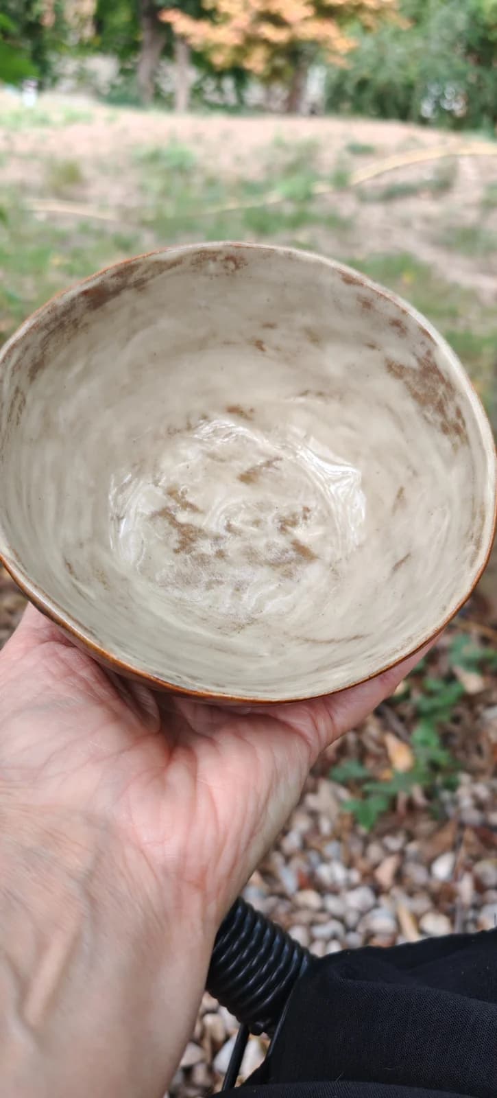 Bol en céramique émaillée aux teintes terreuses